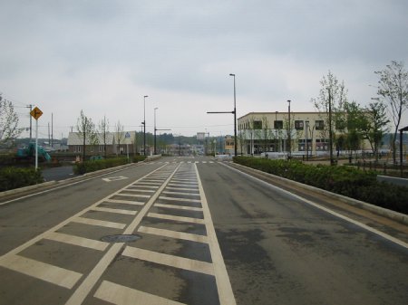 船橋日大前駅、駅前