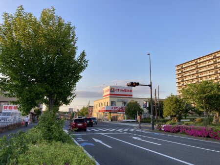 船橋日大前駅のバスターミナル付近の交差点